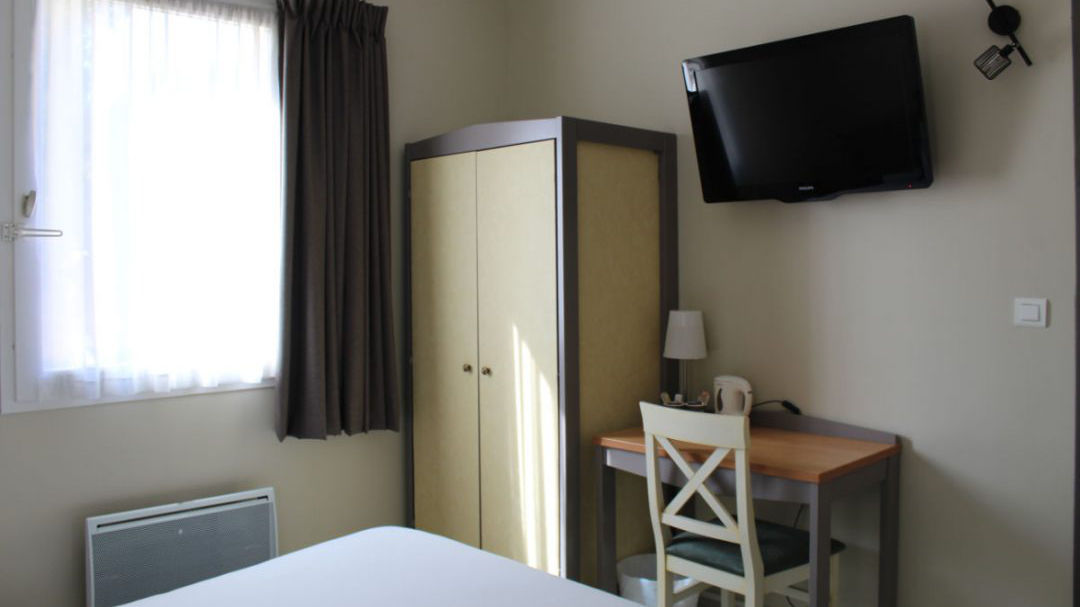 Small double room